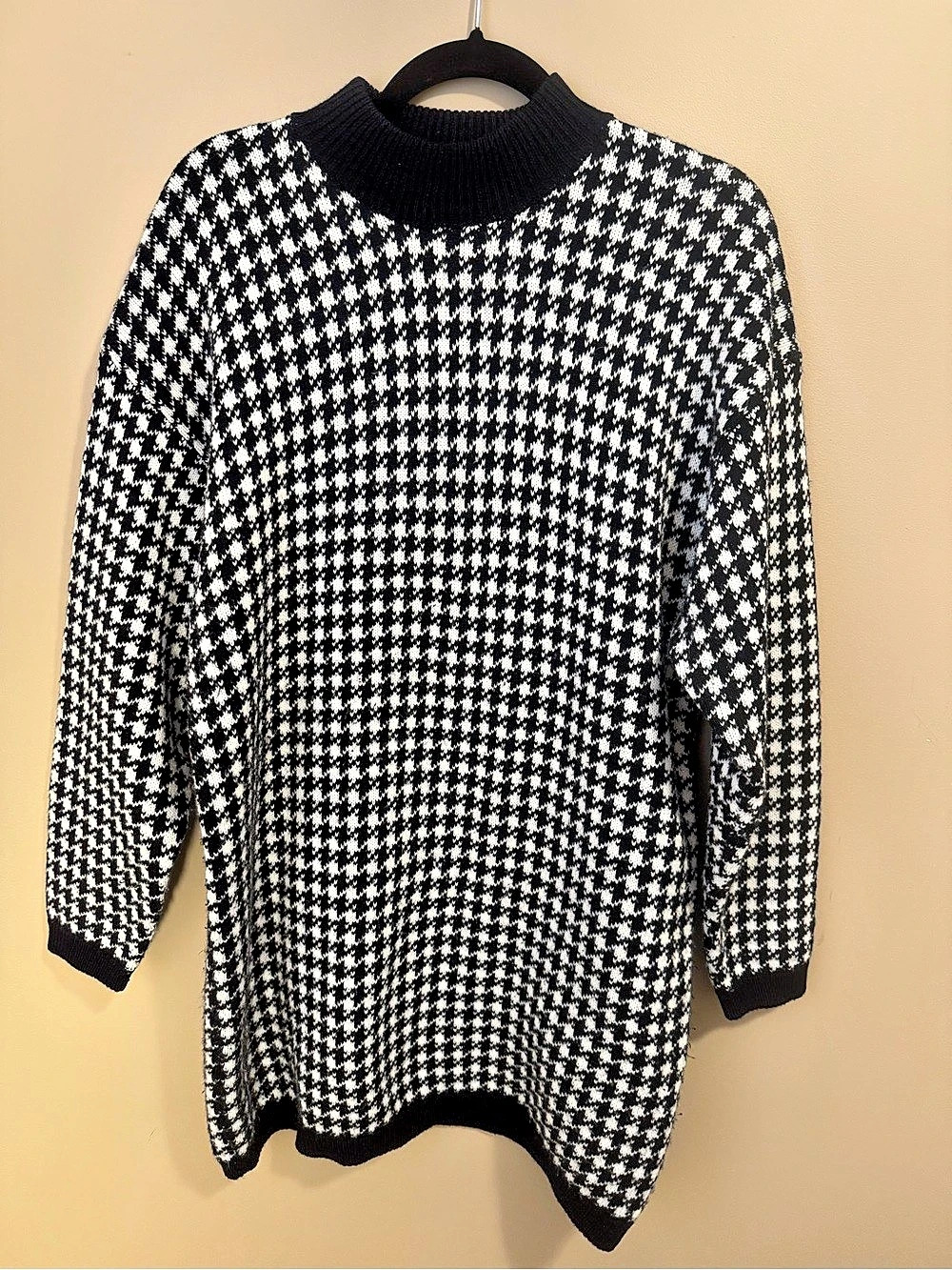 RUNAWAY BAY Women's Houndstooth Sweater Dress Black White L LARGE Y2K